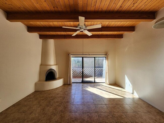 3353 Vista Del Prado Ct in Santa Fe, NM - Building Photo - Building Photo