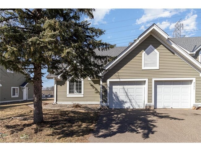 2438 Cochrane Cir in Woodbury, MN - Building Photo - Building Photo