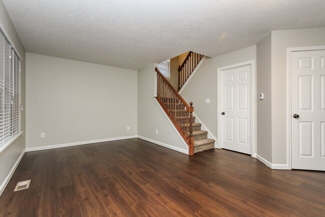 12005 Gatwick View Dr in Fishers, IN - Building Photo - Building Photo