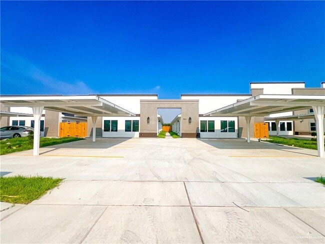 property at 18 South Dr