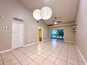 536 SW 113th Way in Pembroke Pines, FL - Building Photo - Building Photo