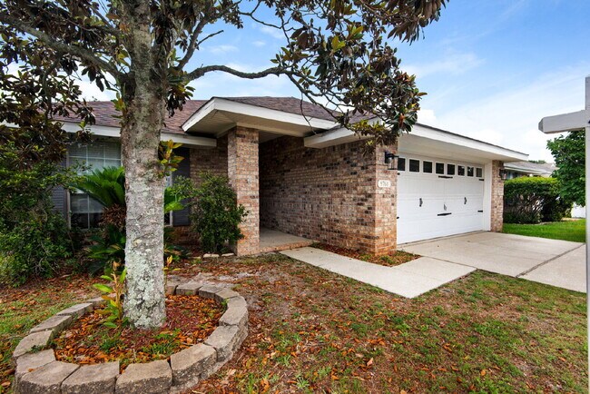 9761 Leeward Way in Navarre, FL - Building Photo - Building Photo