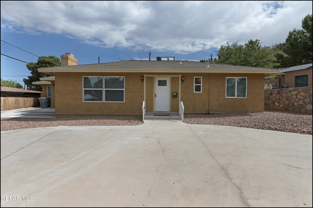 1109 Whitaker Ln in El Paso, TX - Foto de edificio