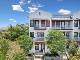 946 Highland Ave in Dunedin, FL - Building Photo