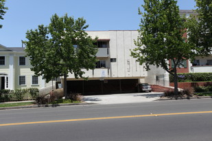 511 Montana Ave Apartments