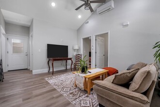 15 Arapaho Trail in Crawfordville, FL - Building Photo - Building Photo