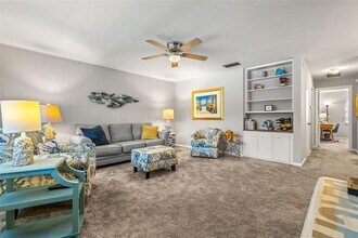 650 Pinellas Point Dr S in St. Petersburg, FL - Building Photo - Building Photo