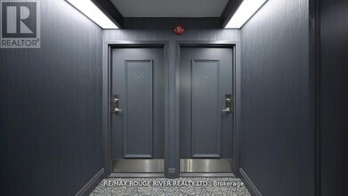 1655 Pickering Pkwy in Pickering, ON - Building Photo - Building Photo