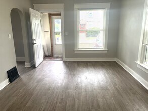 820 Wayne St, Unit 1 in Erie, PA - Building Photo - Building Photo