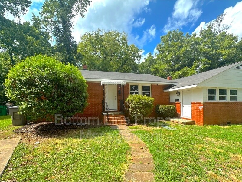 2518 Marlowe Ave in Charlotte, NC - Foto de edificio