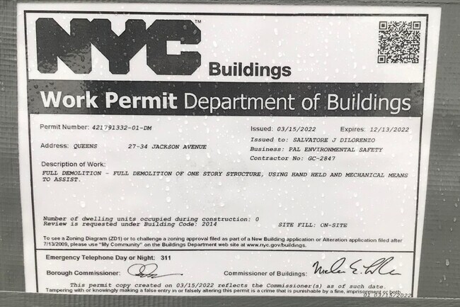 2734 Jackson Ave in Long Island City, NY - Building Photo - Building Photo