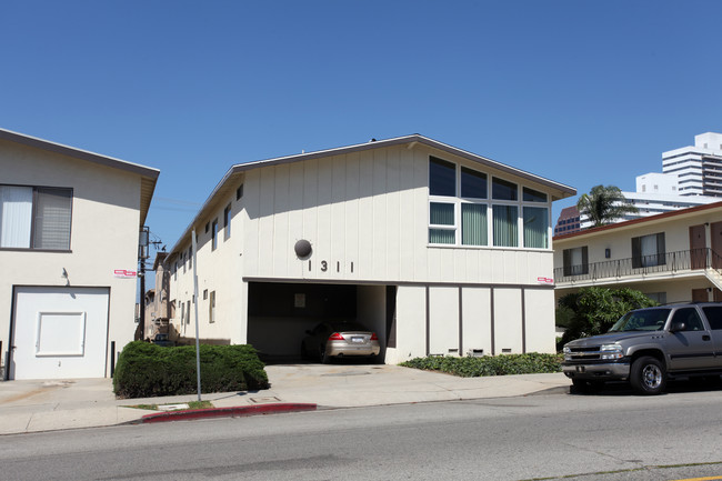 1311 Federal Ave in Los Angeles, CA - Building Photo - Building Photo