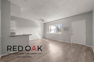 2036 E Whiting Ave, Unit 5 in Fullerton, CA - Foto de edificio - Building Photo