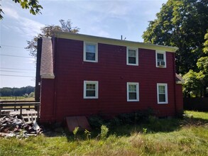 62 Chestnut St in Seekonk, MA - Building Photo - Building Photo