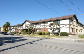 1007 E Lomita Ave in Glendale, CA - Building Photo - Building Photo