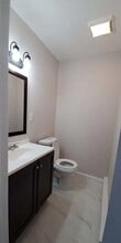 350 Crewe Ct in Bushkill, PA - Building Photo - Building Photo