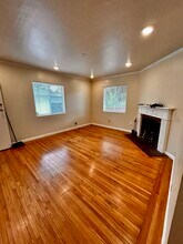 3311 Nicol Ave, Unit Cul-de-sac Duplex in Oakland, CA - Foto de edificio - Building Photo