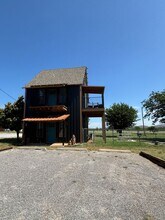 501 Oak Ave in Cache, OK - Building Photo - Building Photo