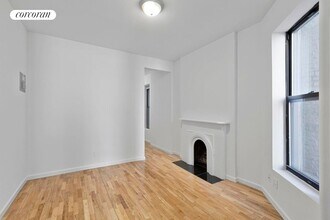 156 Columbus Ave in New York, NY - Building Photo - Building Photo