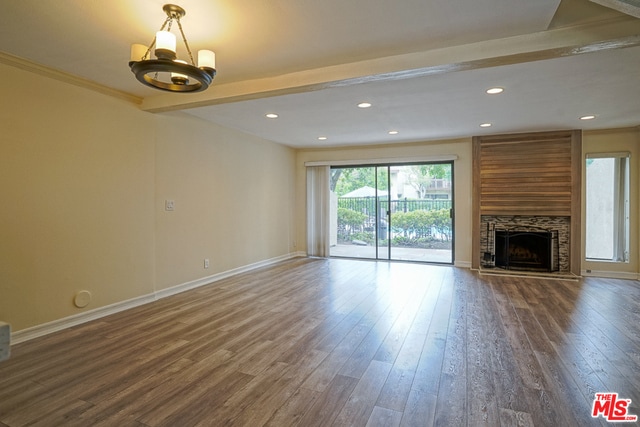 5760 Owensmouth Ave in Los Angeles, CA - Building Photo - Building Photo