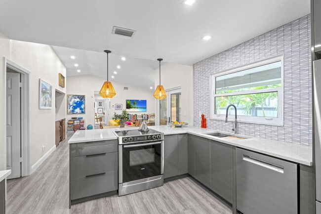 2474 Bedford Mews Dr