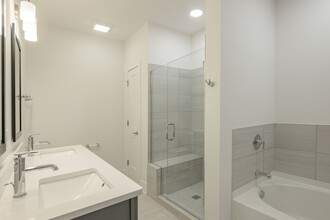 The Residences at Amberley Woods in Lake Forest, IL - Building Photo - Interior Photo