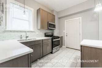 6937 S Eberhart Ave, Unit 6937 Eberhart in Chicago, IL - Building Photo - Building Photo