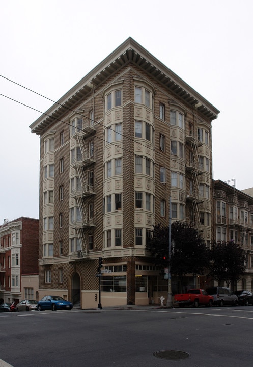 Roberts Apartments in San Francisco, CA - Building Photo