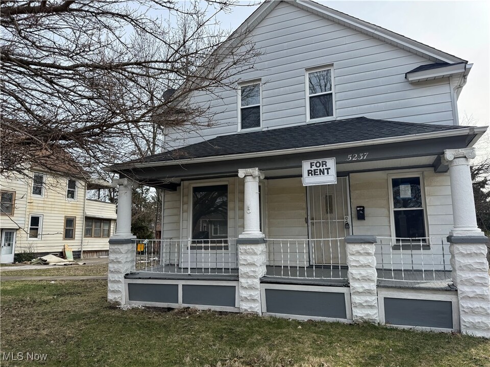 5237 Milo Ave in Maple Heights, OH - Building Photo