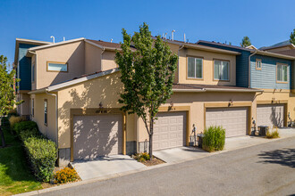 Farmington Crossing in Farmington, UT - Foto de edificio - Building Photo