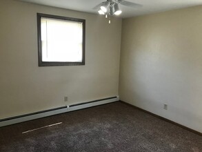 1614 16th St SE in St. Cloud, MN - Building Photo - Building Photo