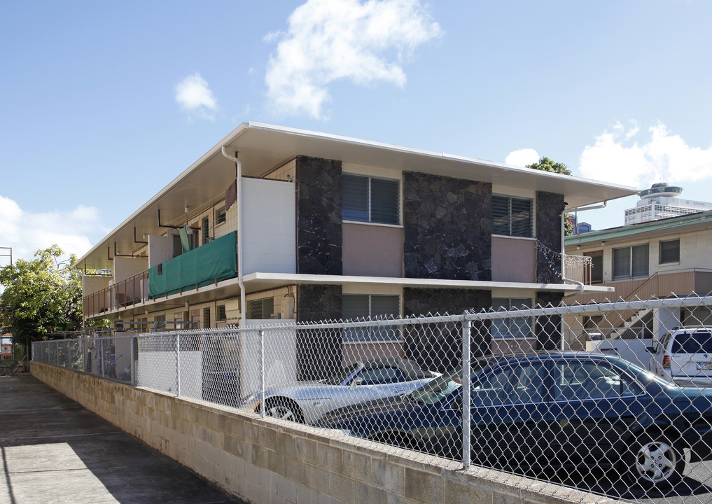 725 Birch St in Honolulu, HI - Building Photo