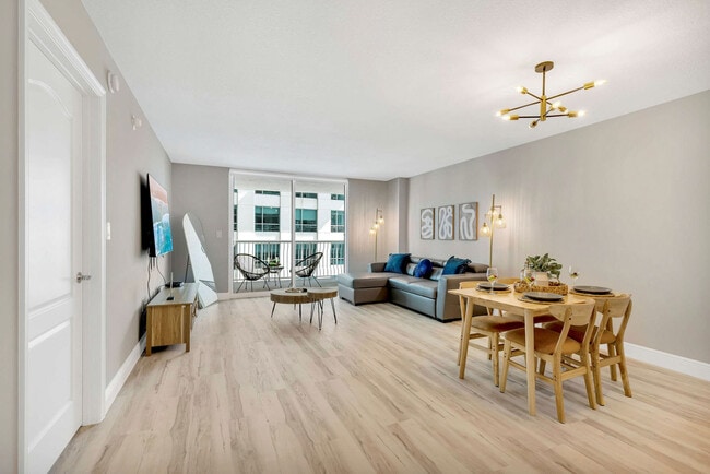 1200 Brickell Bay Dr, Unit SI ID1227477P in Miami, FL - Building Photo - Building Photo