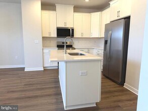 103 Abramo Victor Dr in Downingtown, PA - Building Photo - Building Photo