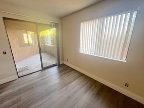 390 N San Antonio Ave in Upland, CA - Building Photo - Building Photo