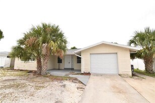 7830 Jasmine Blvd in Port Richey, FL - Building Photo