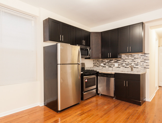 5 Units in Pilsen - Beautifully Rehabbed in Chicago, IL - Building Photo - Interior Photo