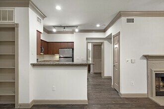 8882 Westheimer Rd in Houston, TX - Foto de edificio - Building Photo