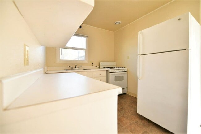 2233-2235 Woolsey St in Berkeley, CA - Building Photo - Building Photo