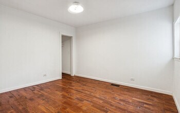 1751 W 21st Pl, Unit 1 in Chicago, IL - Foto de edificio - Building Photo