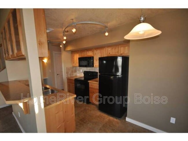 9251 W Brogan Dr in Boise, ID - Building Photo - Building Photo