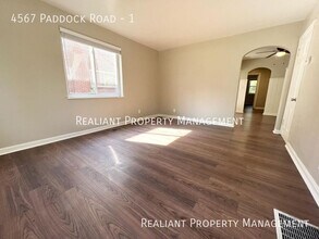 4567 Paddock Rd in Cincinnati, OH - Building Photo - Building Photo