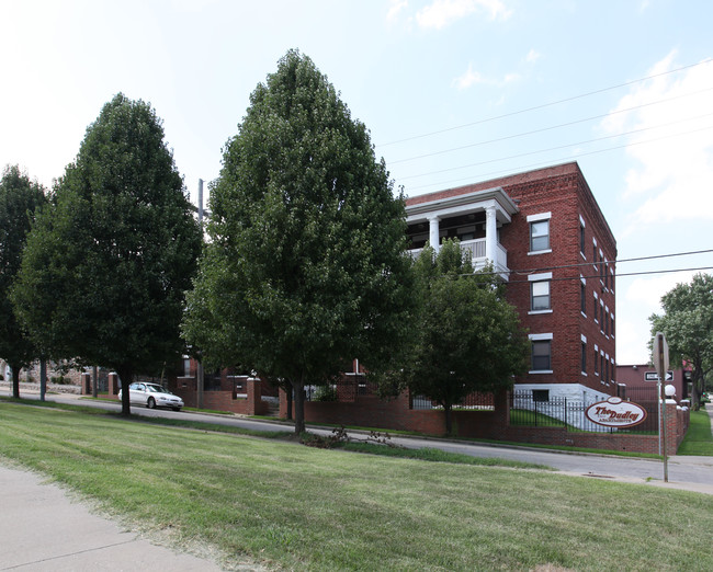 2110-2118 E 13th St in Kansas City, MO - Foto de edificio - Building Photo