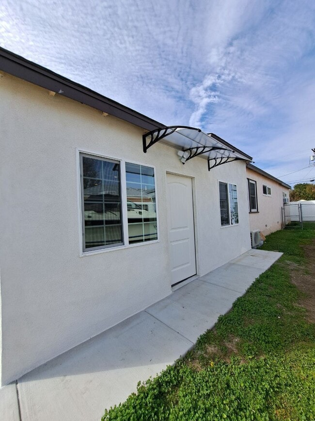 19841 Kittridge St in Winnetka, CA - Building Photo - Building Photo