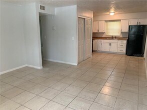 4009 E Bird St-Unit -B in Tampa, FL - Building Photo - Building Photo