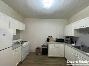 19 Thatcher St in Brookline, MA - Building Photo - Building Photo