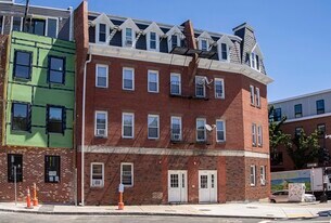 132 Emerson St in Boston, MA - Building Photo