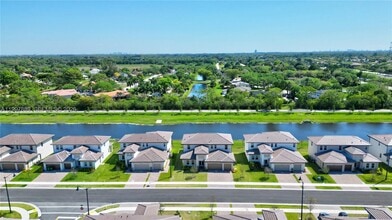 4390 SW 122nd Terrace in Davie, FL - Building Photo - Building Photo