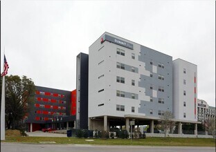 12777 Merit Dr in Dallas, TX - Building Photo - Building Photo