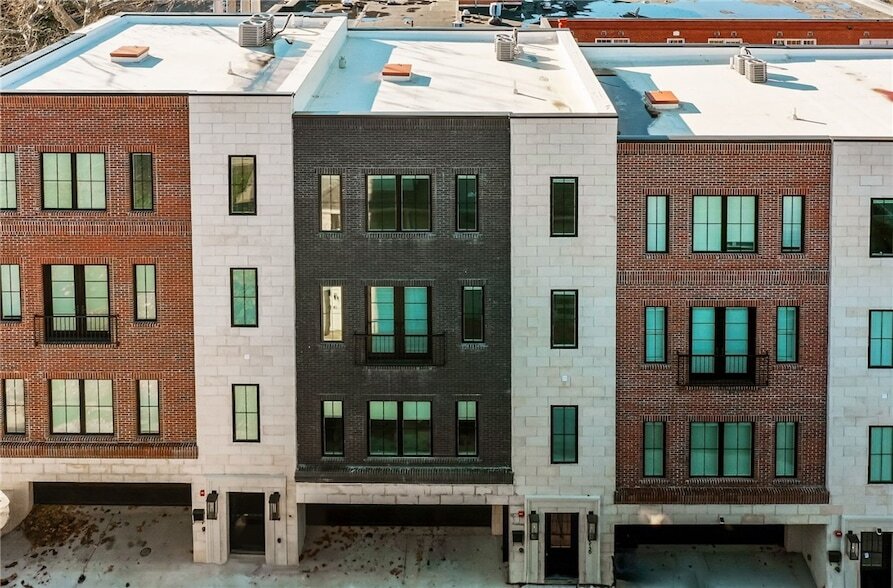 5129 Fifth Ave, Unit 15 in Pittsburgh, PA - Building Photo